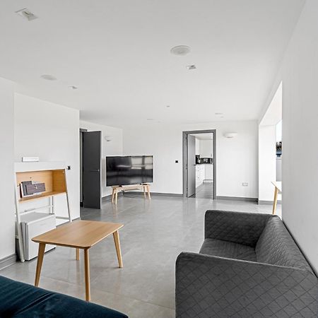 Long Letting - Luxurious 3 Bedroom Penthouse In City Centre - Parking Included! チェルムスフォード エクステリア 写真